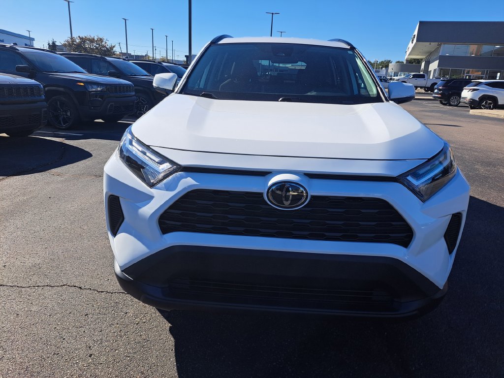 Used 2025 Toyota RAV4 XLE FWD image 8