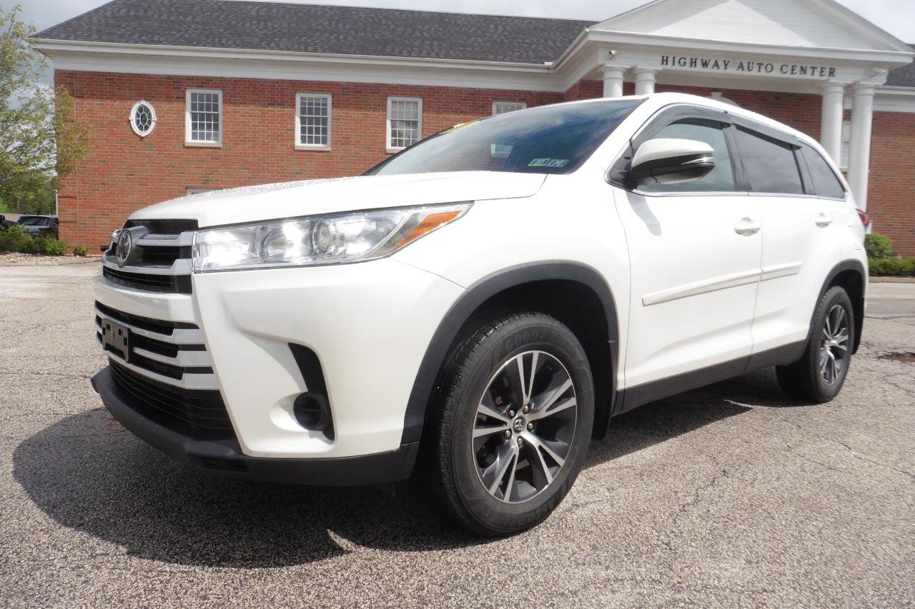 Used 2019 Toyota Highlander LE w/ Protection Package #3 AWD/4WD image 11