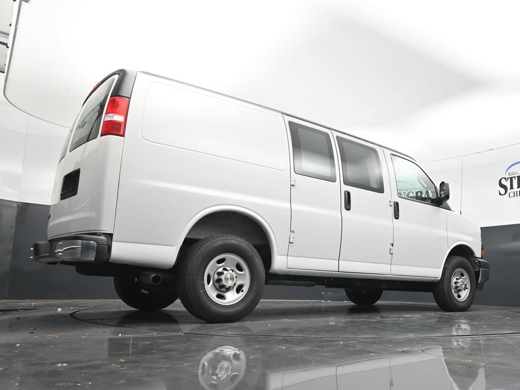 Certified 2025 Chevrolet Express 2500 w/ Driver Convenience Package RWD image 32