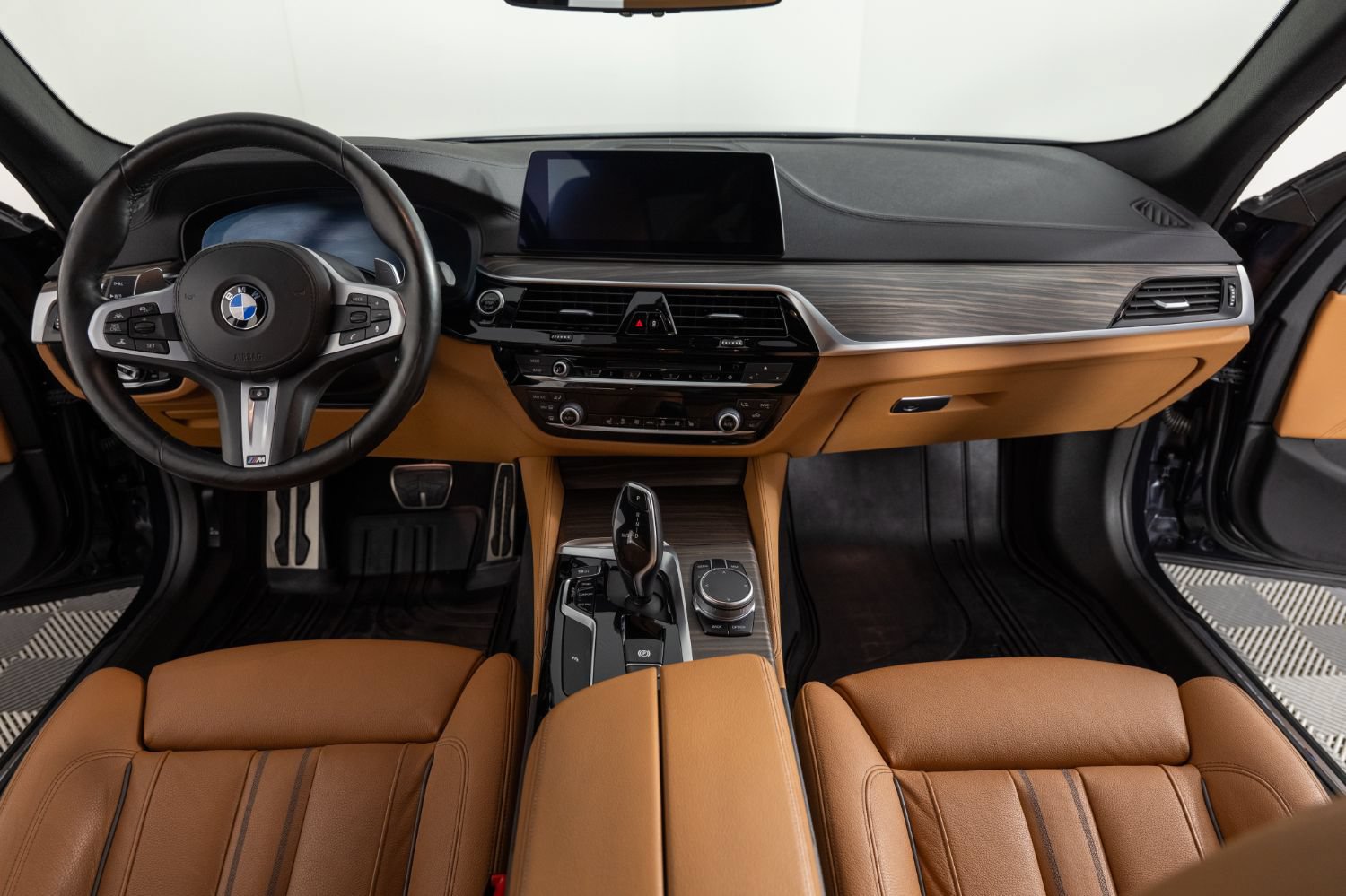 Used 2019 BMW M550i xDrive AWD/4WD image 38