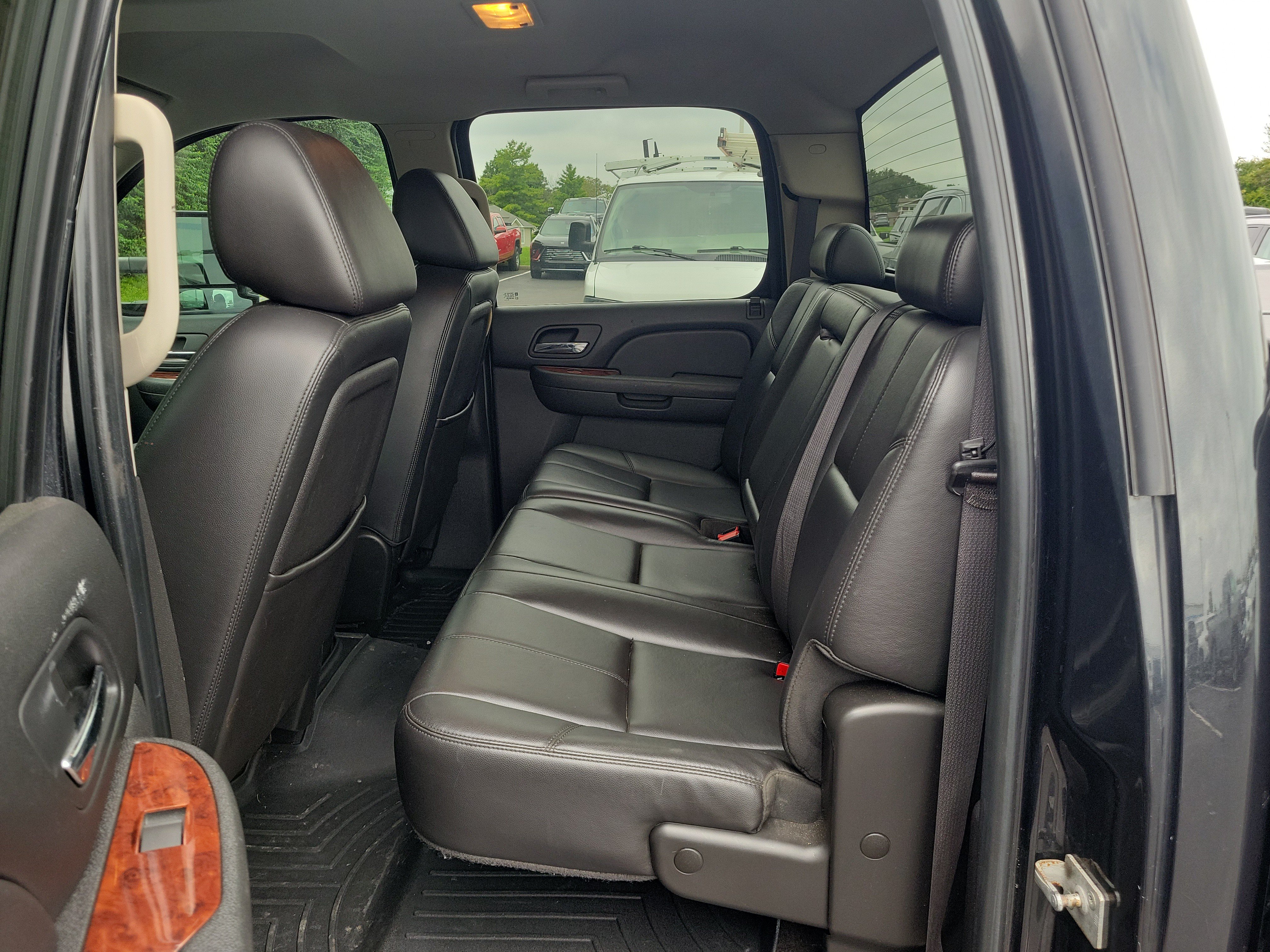 Used 2009 GMC Sierra 3500 SLT w/ SLT Convenience Package AWD/4WD image 11