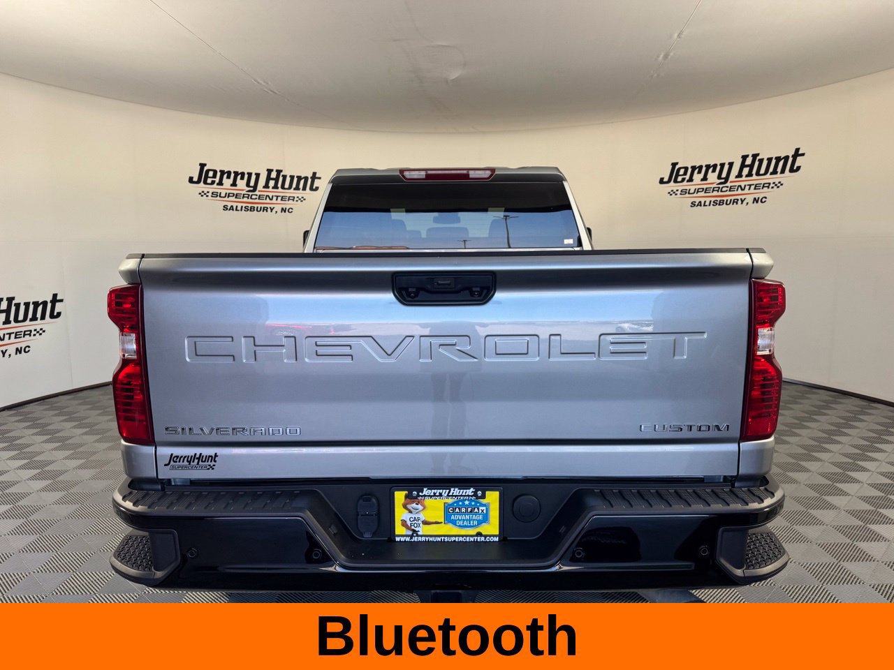 Used 2025 Chevrolet Silverado 2500 Custom w/ Custom Value Package AWD/4WD image 8