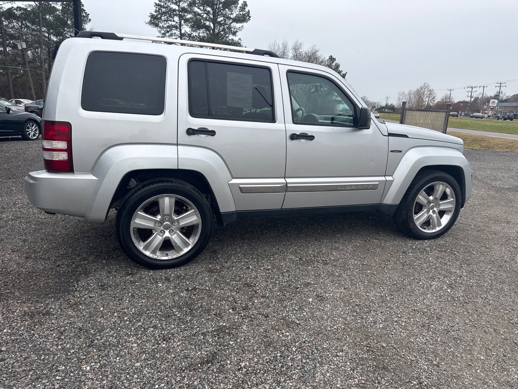 Used 2012 Jeep Liberty Limited Jet image 9