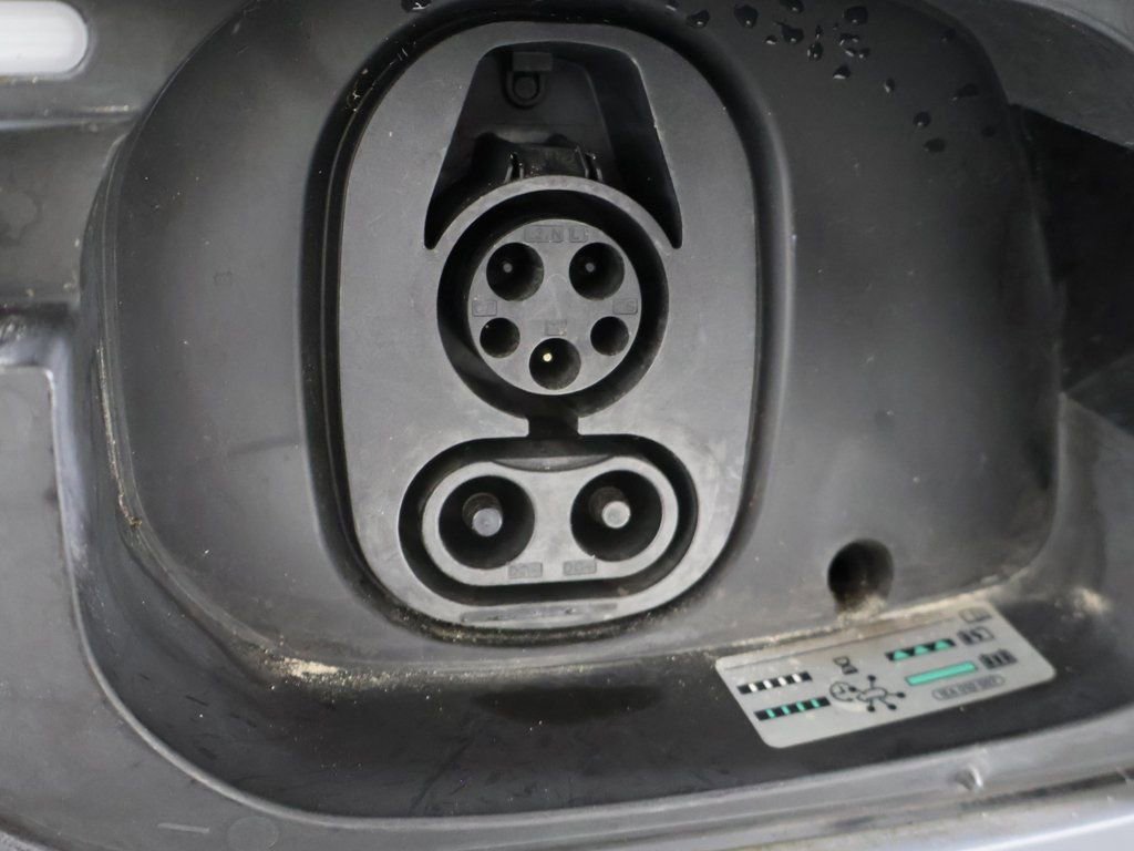 Used 2023 Volkswagen ID.4 Pro image 16