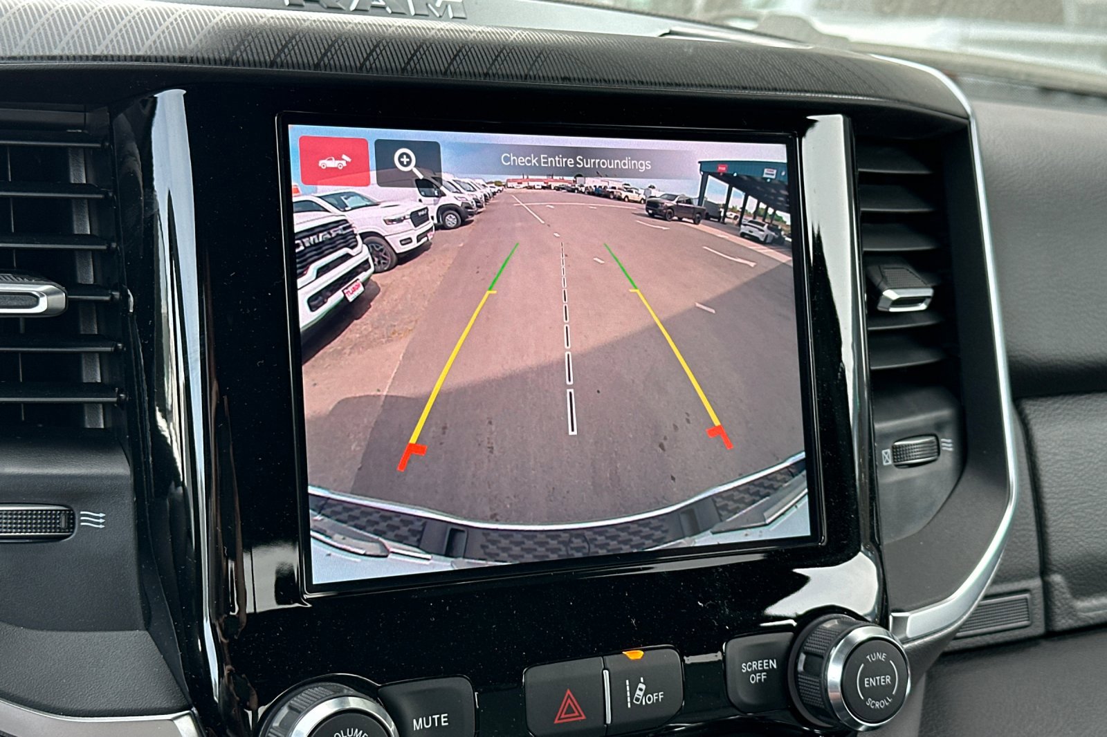 New 2026 RAM 1500 4x4 Crew Cab image 17