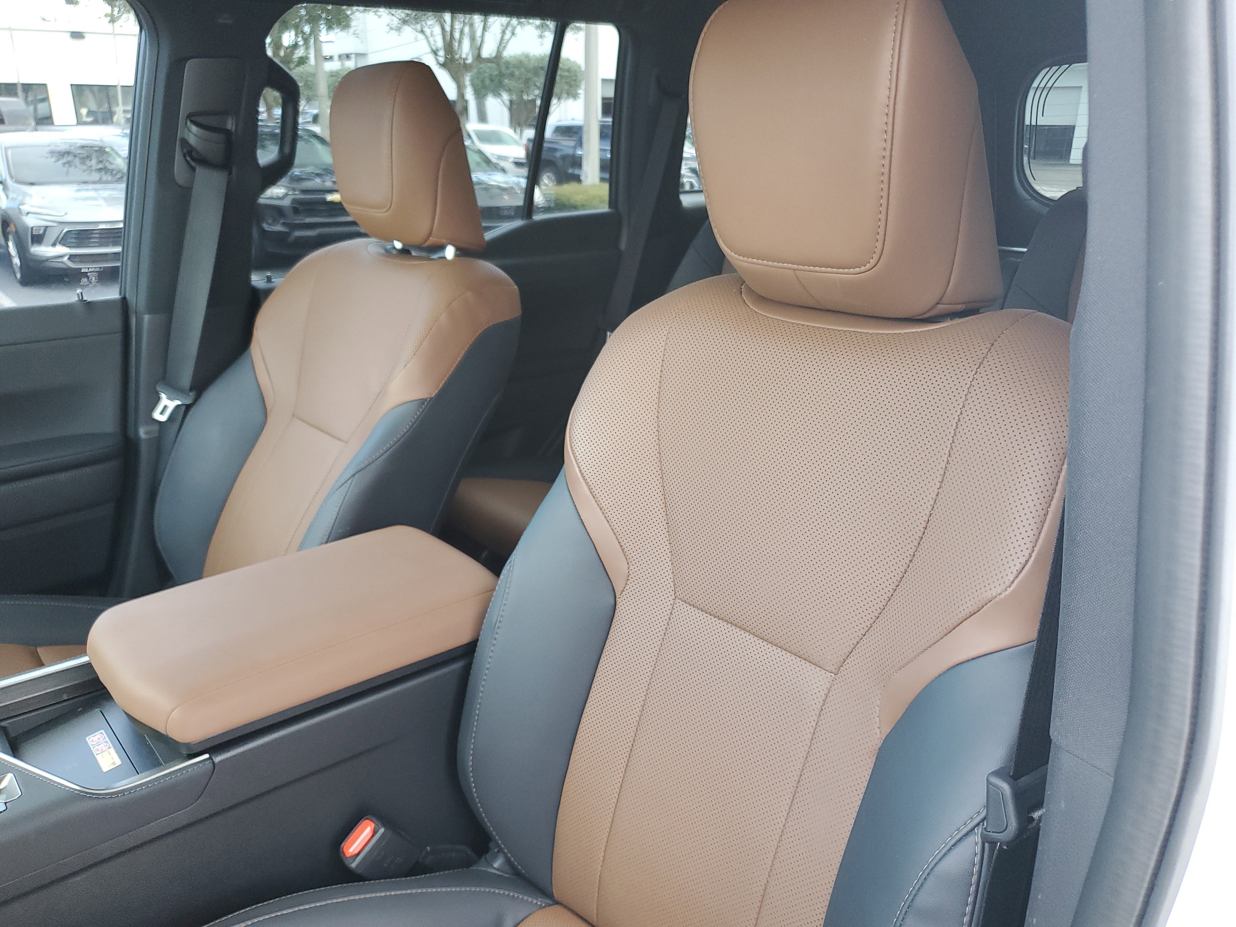 Used 2024 Lexus GX 550 image 20