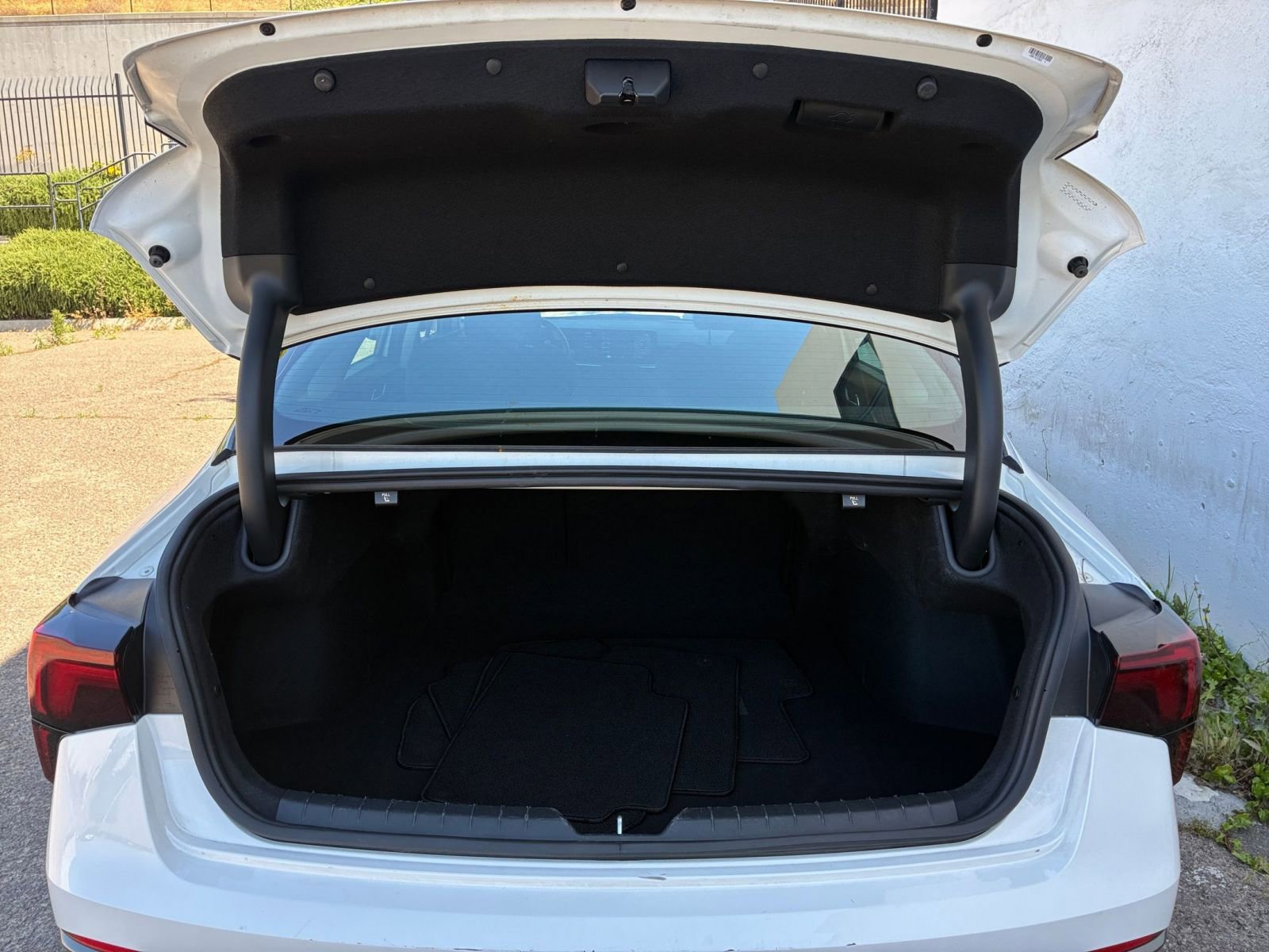 Used 2025 Kia K5 LXS image 30
