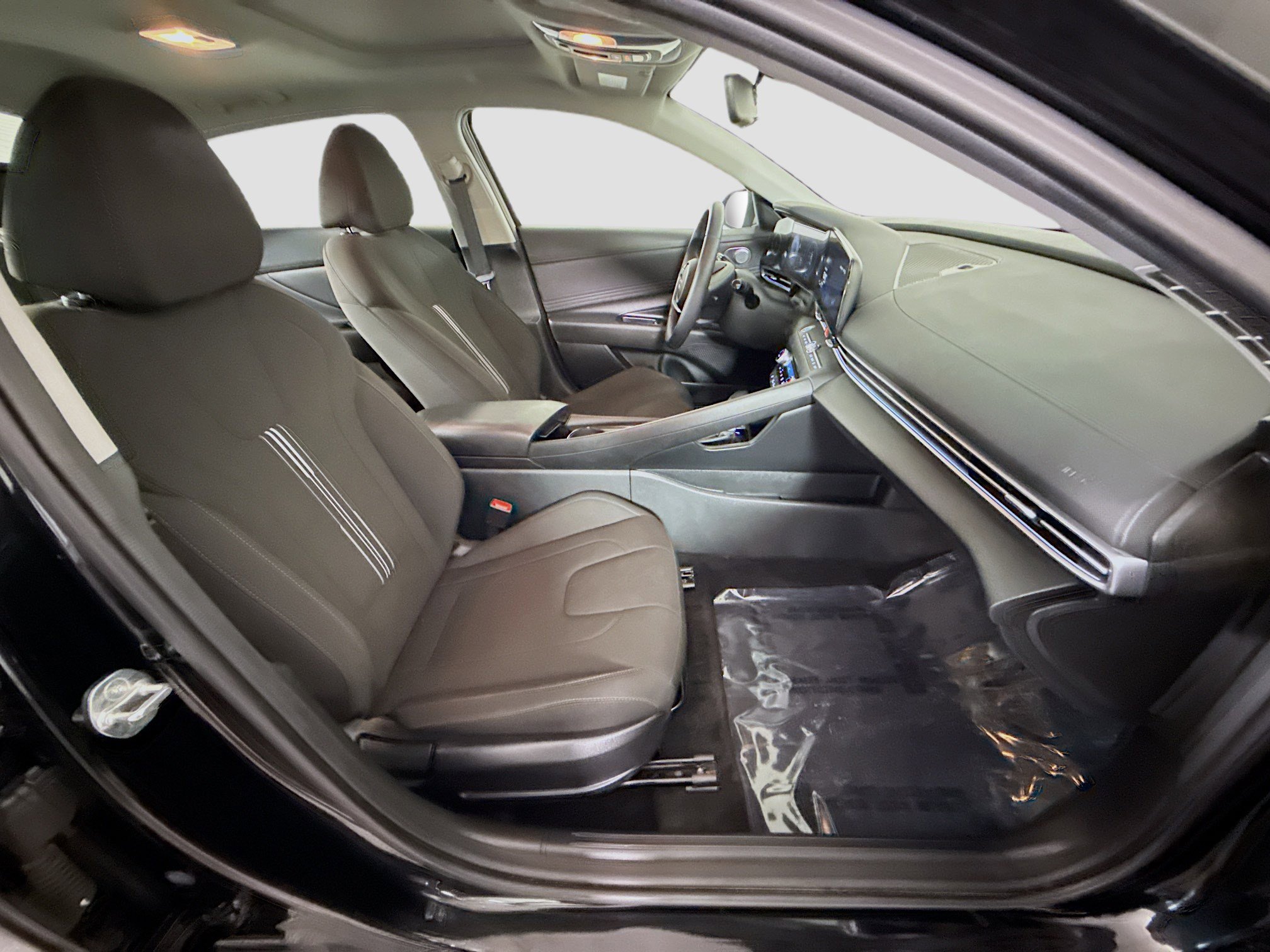 Used 2024 Hyundai Elantra SEL w/ Convenience Package image 29