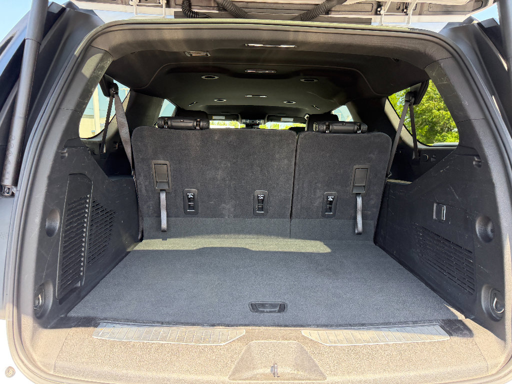 Used 2025 Chevrolet Suburban Z71 AWD/4WD image 14