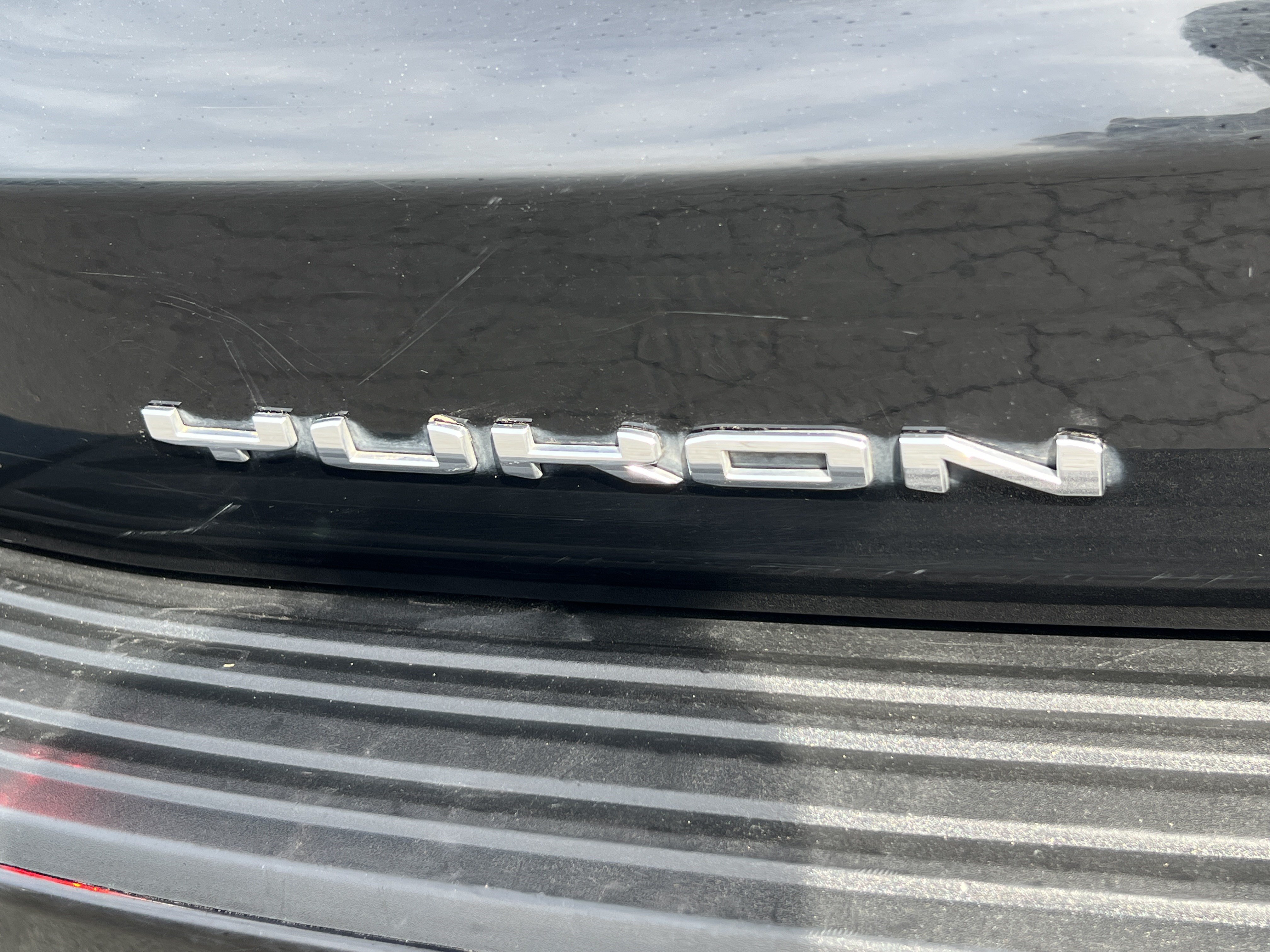 Used 2024 GMC Yukon XL Denali AWD/4WD image 9
