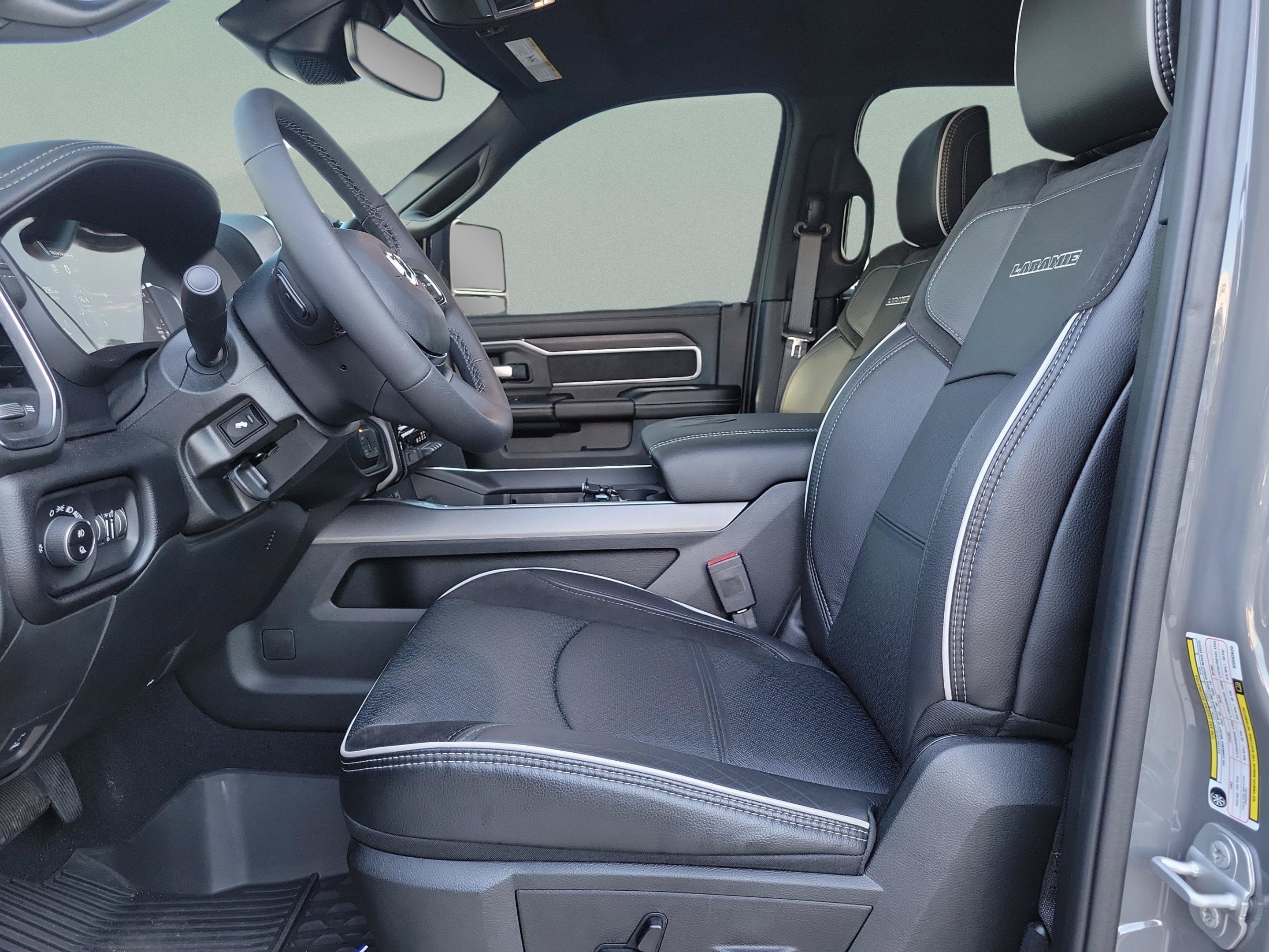 Used 2025 RAM 2500 Laramie w/ Night Edition AWD/4WD image 15