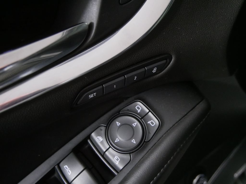 Used 2023 Buick Enclave Avenir w/ Avenir Technology Package AWD/4WD image 16