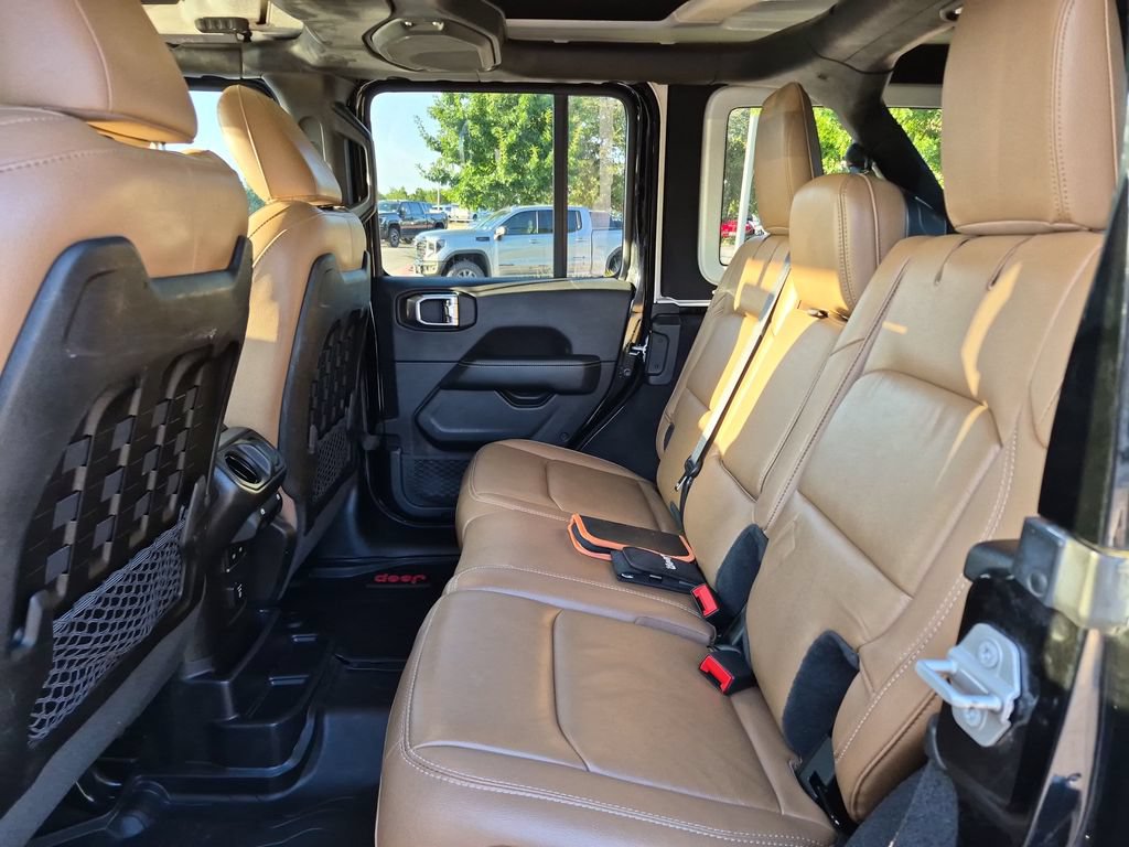 Used 2021 Jeep Wrangler Unlimited Rubicon AWD/4WD image 37