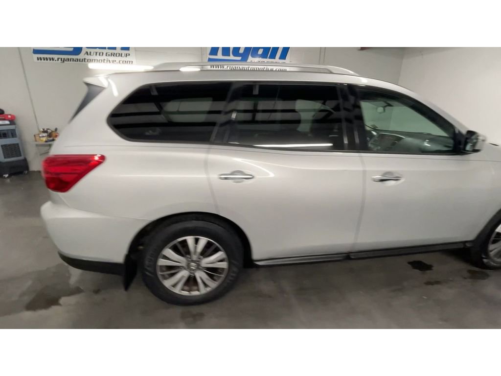 Used 2020 Nissan Pathfinder S image 9
