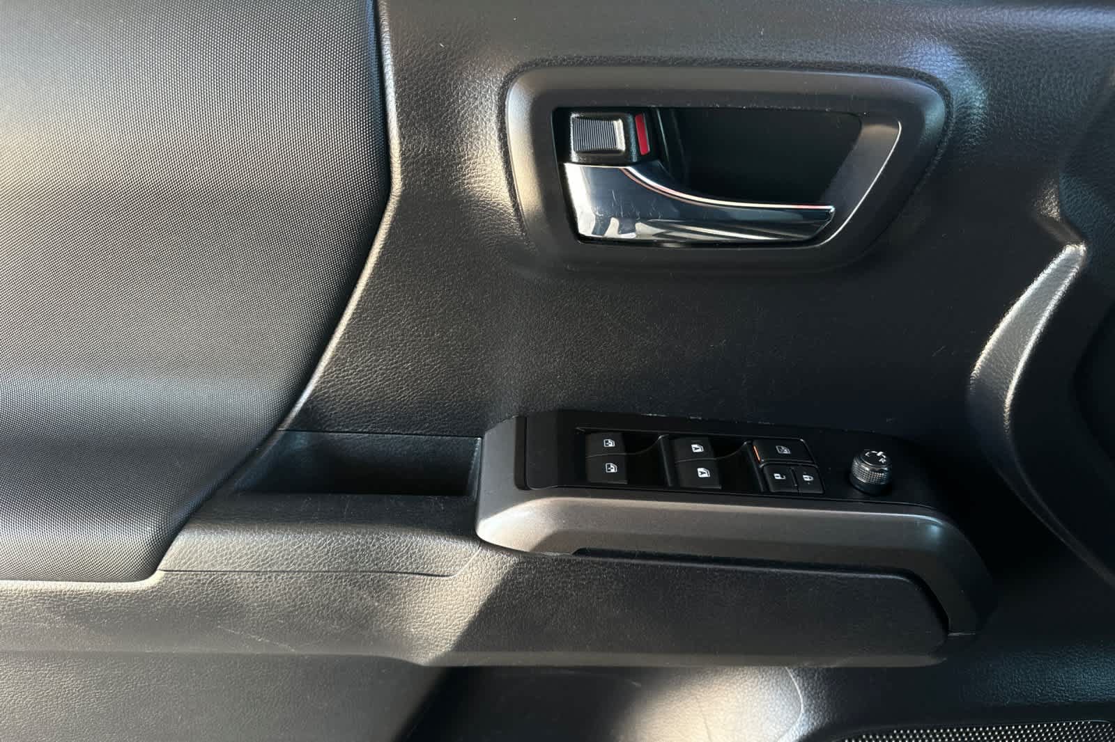 Used 2021 Toyota Tacoma TRD Sport w/ Technology Package RWD image 12