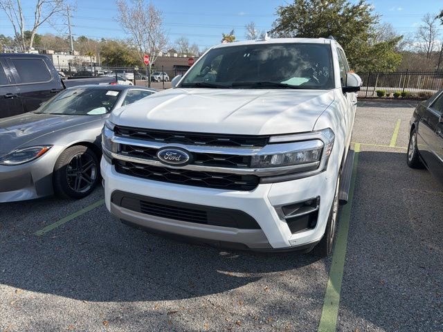 Used 2024 Ford Expedition Limited image 5
