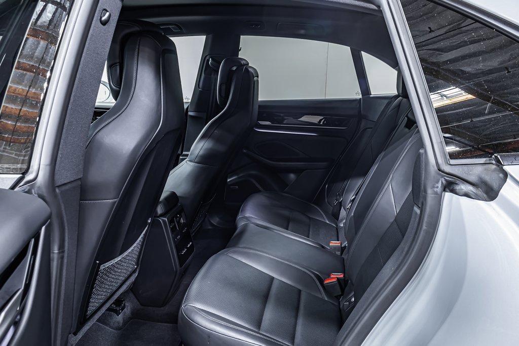 Certified 2025 Porsche Macan Electric image 17