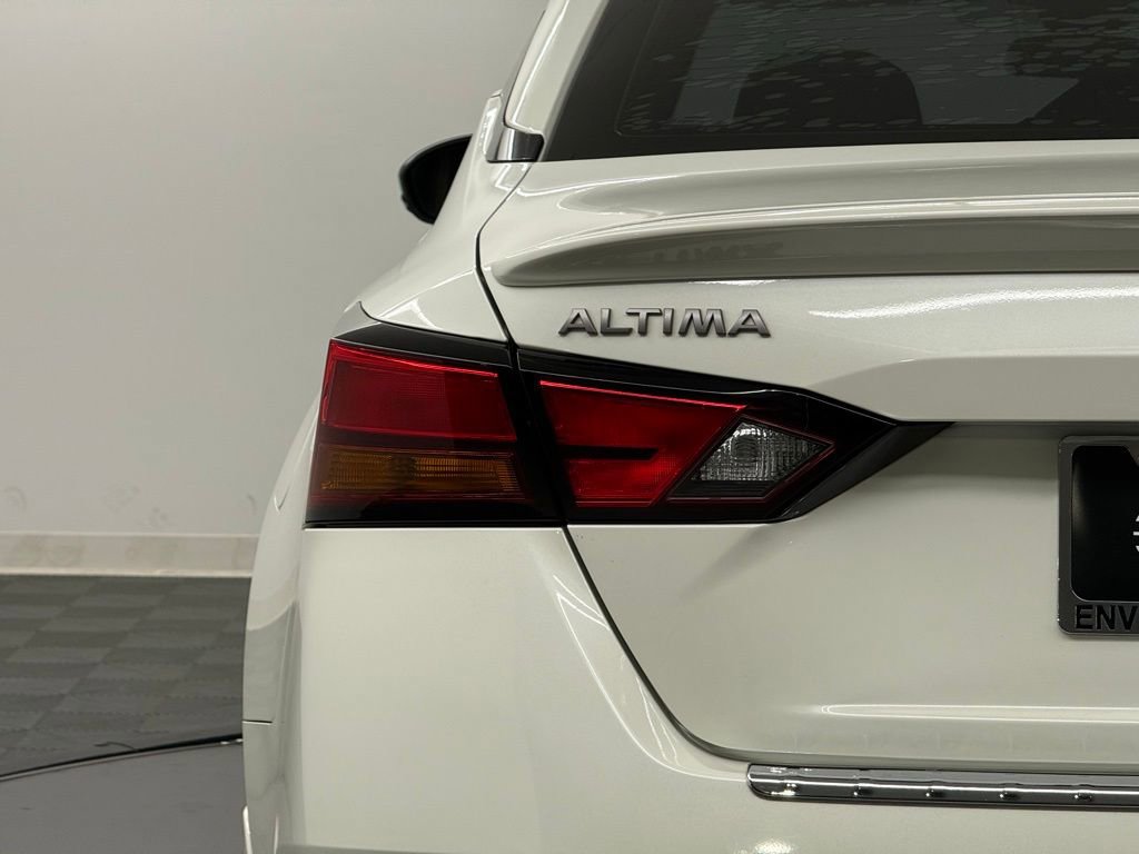 Used 2023 Nissan Altima 2.0 SR image 9