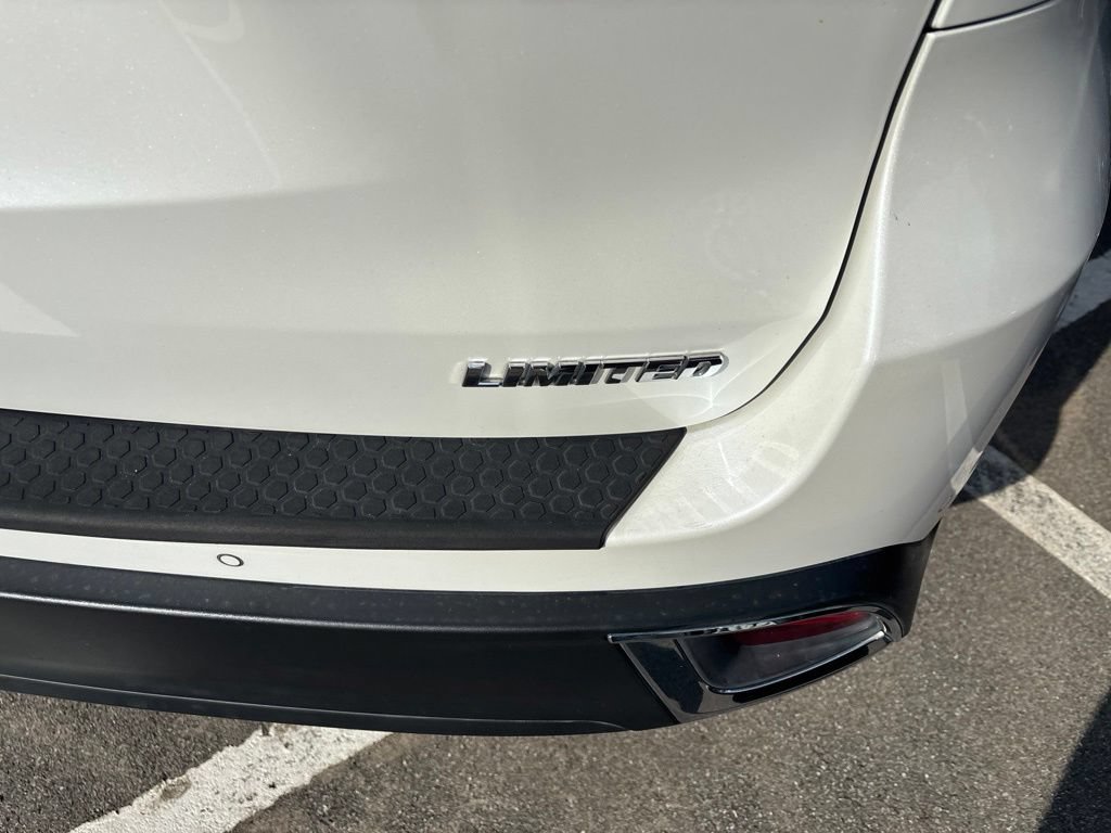 Used 2018 Toyota Highlander Limited FWD image 9