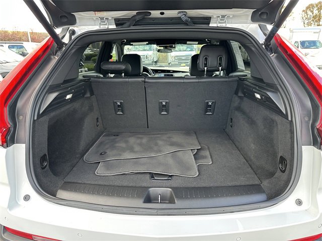 Used 2022 Cadillac XT4 Luxury w/ Cold Weather Package image 42