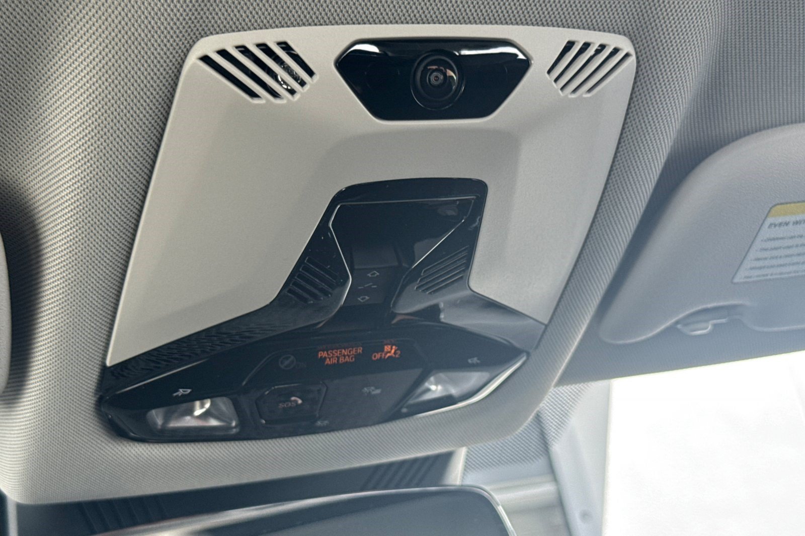 Used 2025 MINI Cooper 2-Door Hardtop FWD image 23