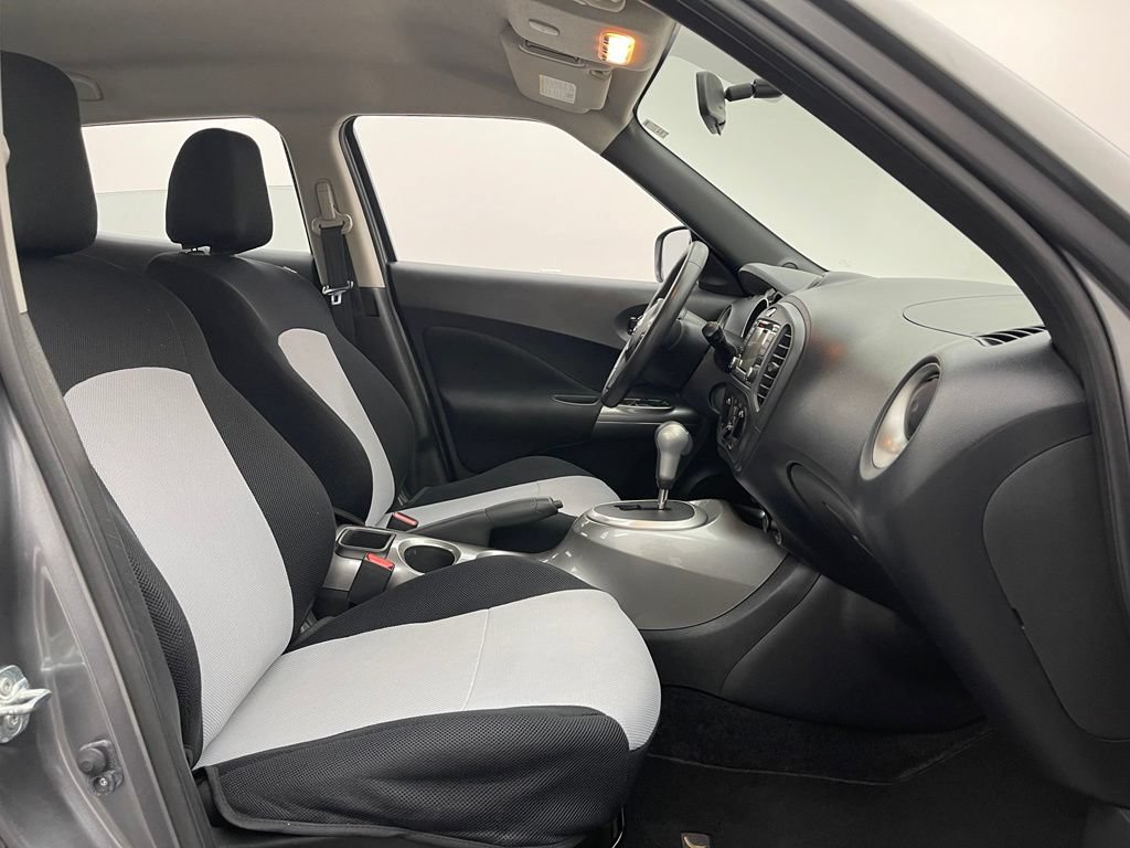 Used 2015 Nissan Juke S FWD image 26