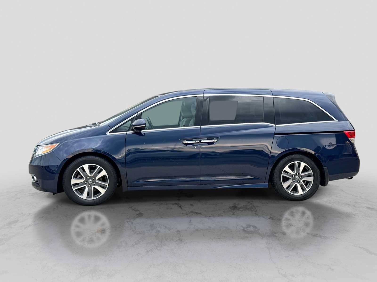 Used 2017 Honda Odyssey Touring image 3