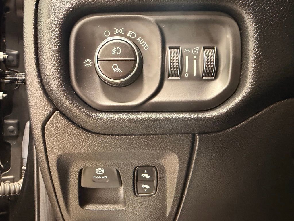 Used 2019 RAM 1500 Big Horn AWD/4WD image 23
