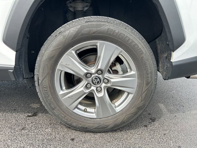 Used 2024 Toyota RAV4 XLE FWD image 11
