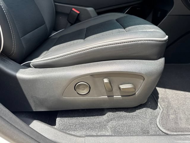 Used 2025 Buick Enclave Sport Touring w/ Power Package FWD image 30