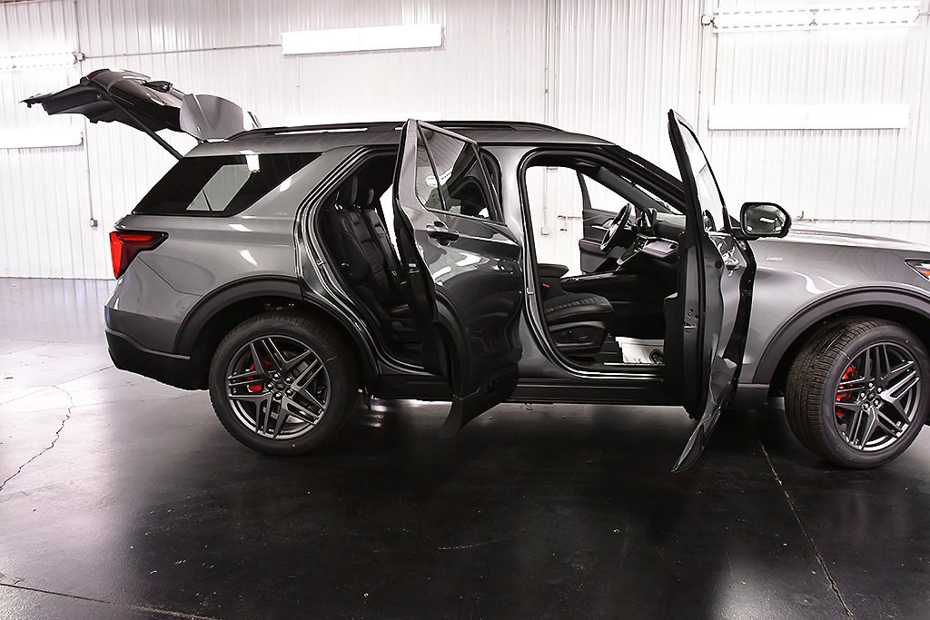 New 2026 Ford Explorer ST-Line image 33