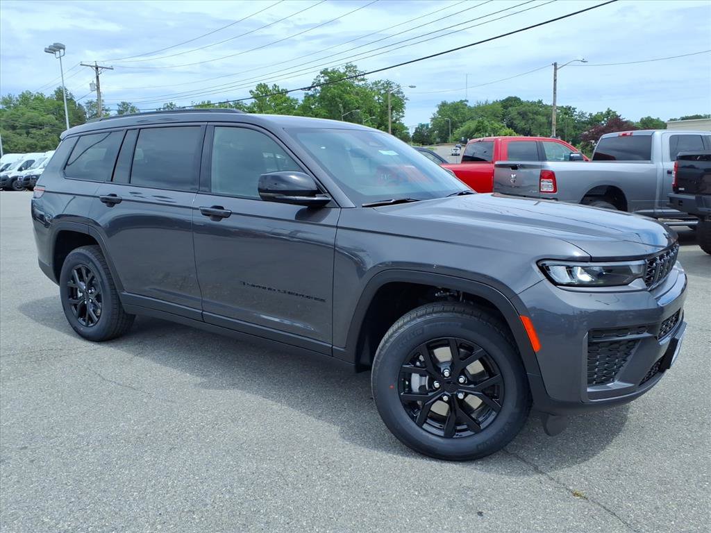 New 2026 Jeep Grand Cherokee L 4WD image 2