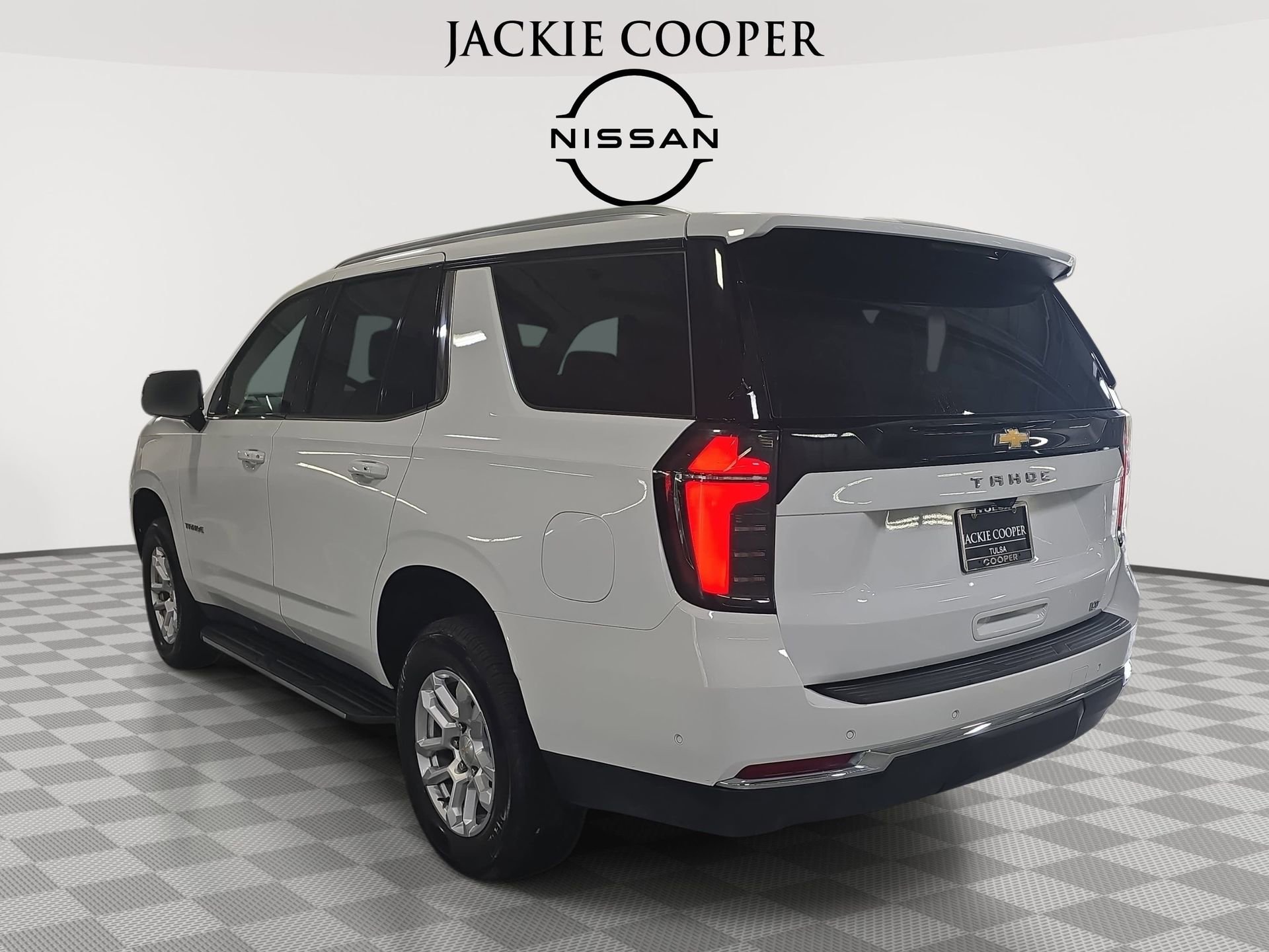 Used 2025 Chevrolet Tahoe LT AWD/4WD image 7
