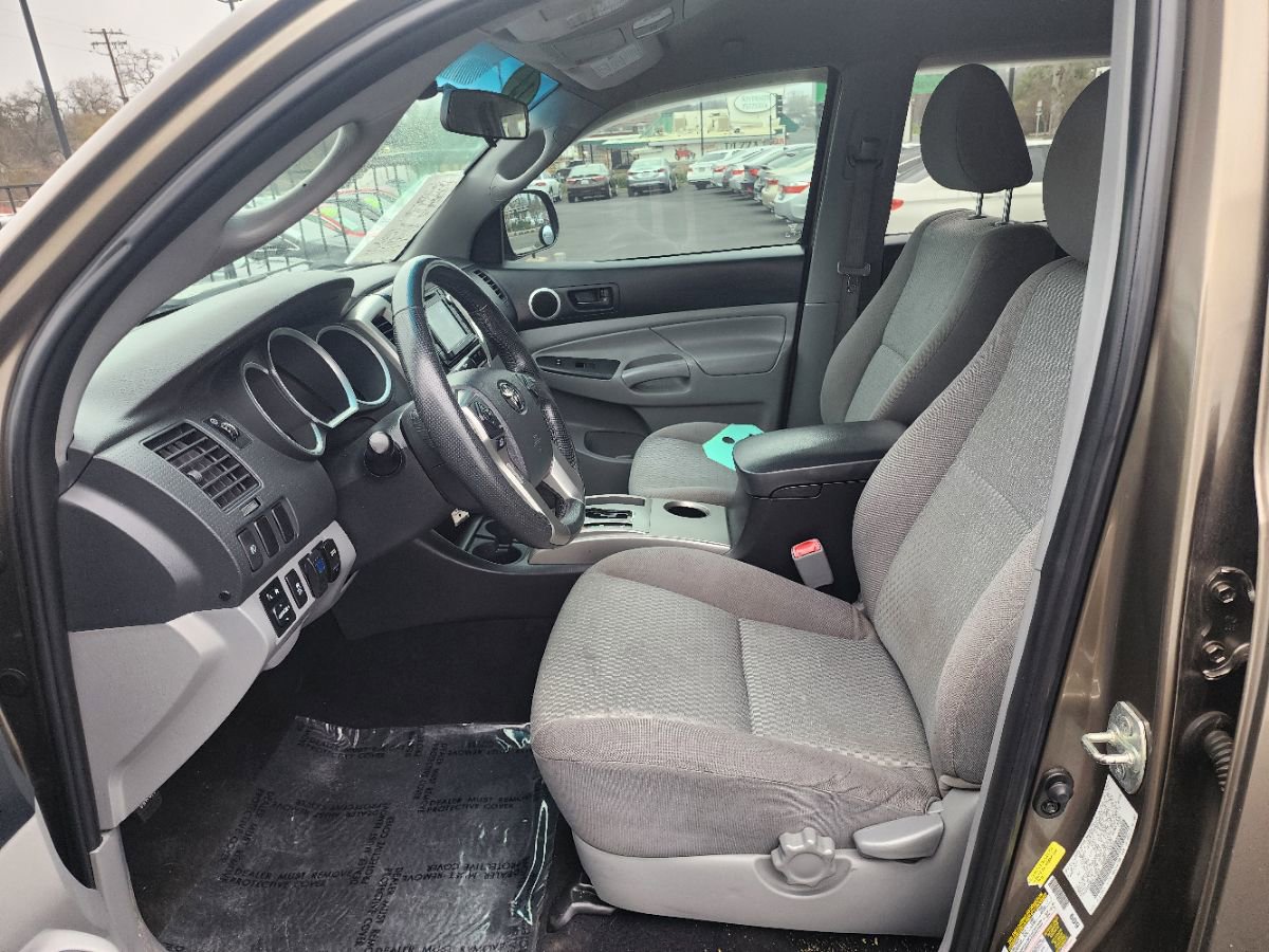 Used 2014 Toyota Tacoma PreRunner w/ SR5 Package image 8