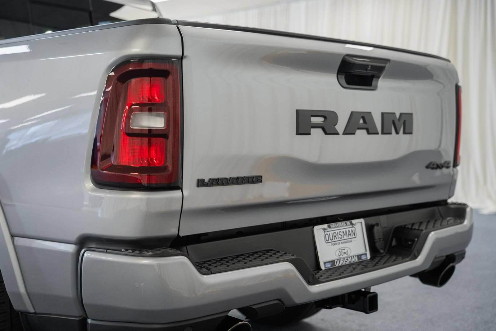 Used 2025 RAM 1500 Laramie w/ Night Edition AWD/4WD image 6