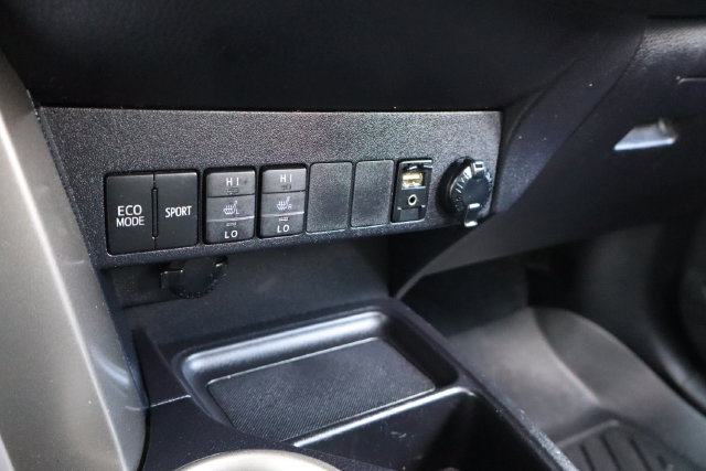 Used 2014 Toyota RAV4 Limited w/ Technology Package AWD/4WD image 24