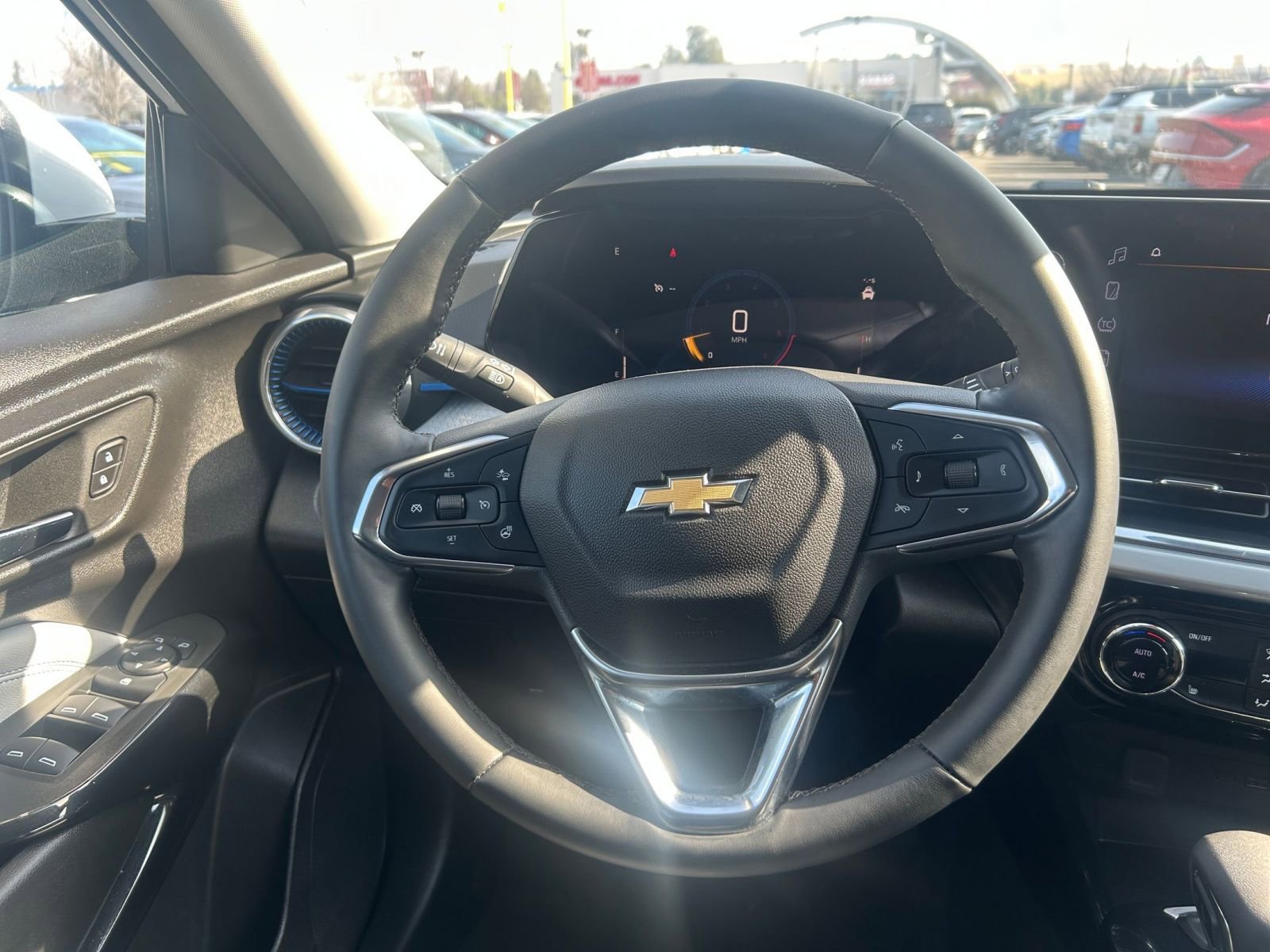 Used 2025 Chevrolet Trax LT w/ LT Convenience Package image 27