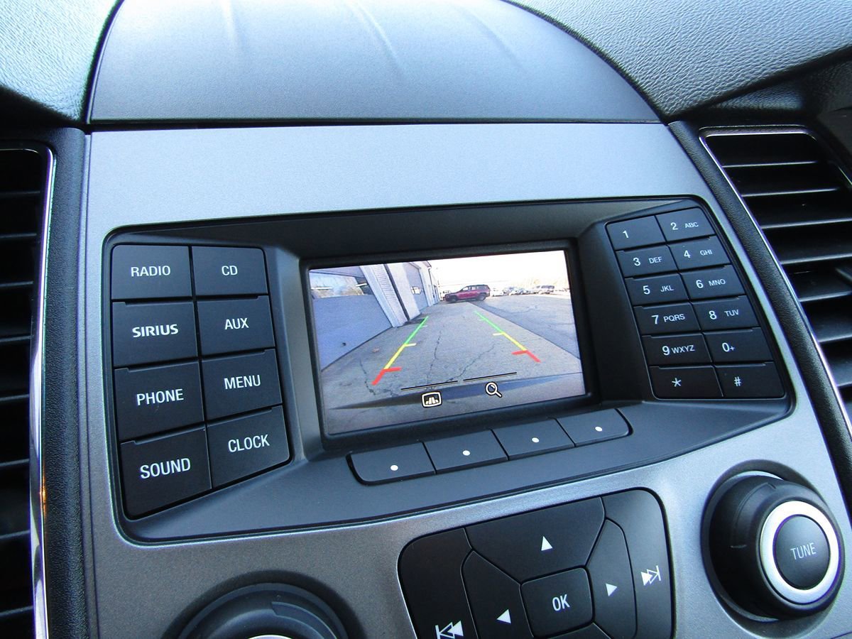 Used 2017 Ford Taurus SEL FWD image 13