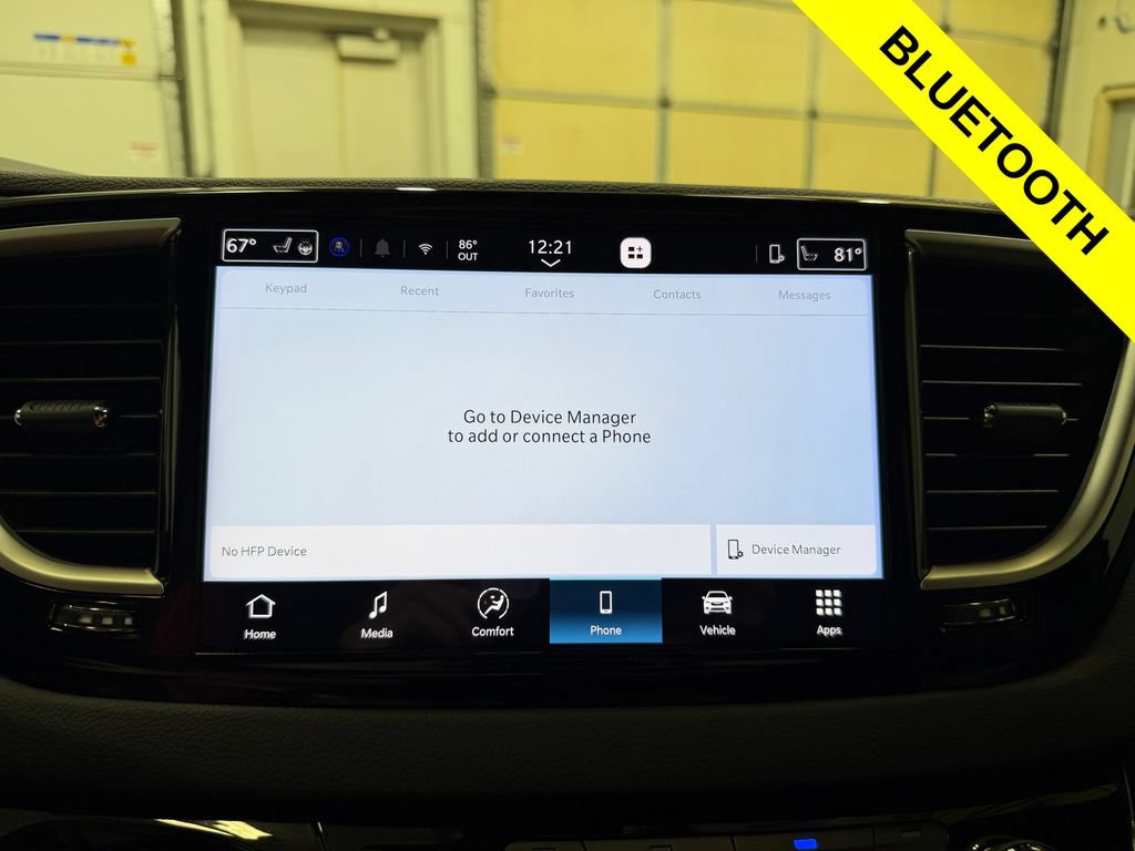 Used 2026 Chrysler Pacifica Select FWD image 4
