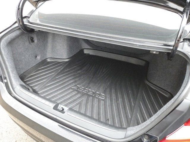 Used 2018 Honda Accord Touring image 30