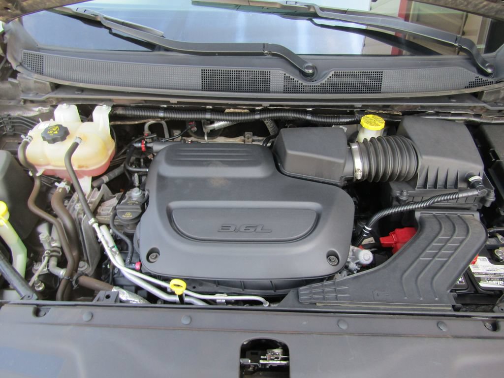 Used 2021 Chrysler Pacifica Touring-L FWD image 32