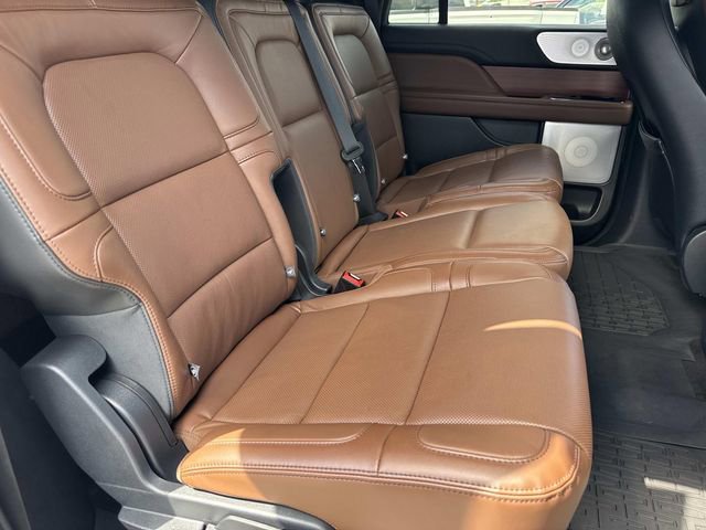 Used 2024 Lincoln Navigator L Reserve image 13