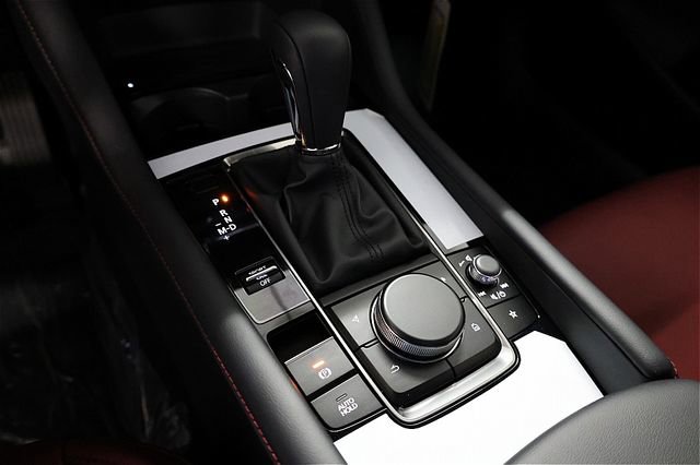 New 2026 MAZDA MAZDA3 Carbon image 28