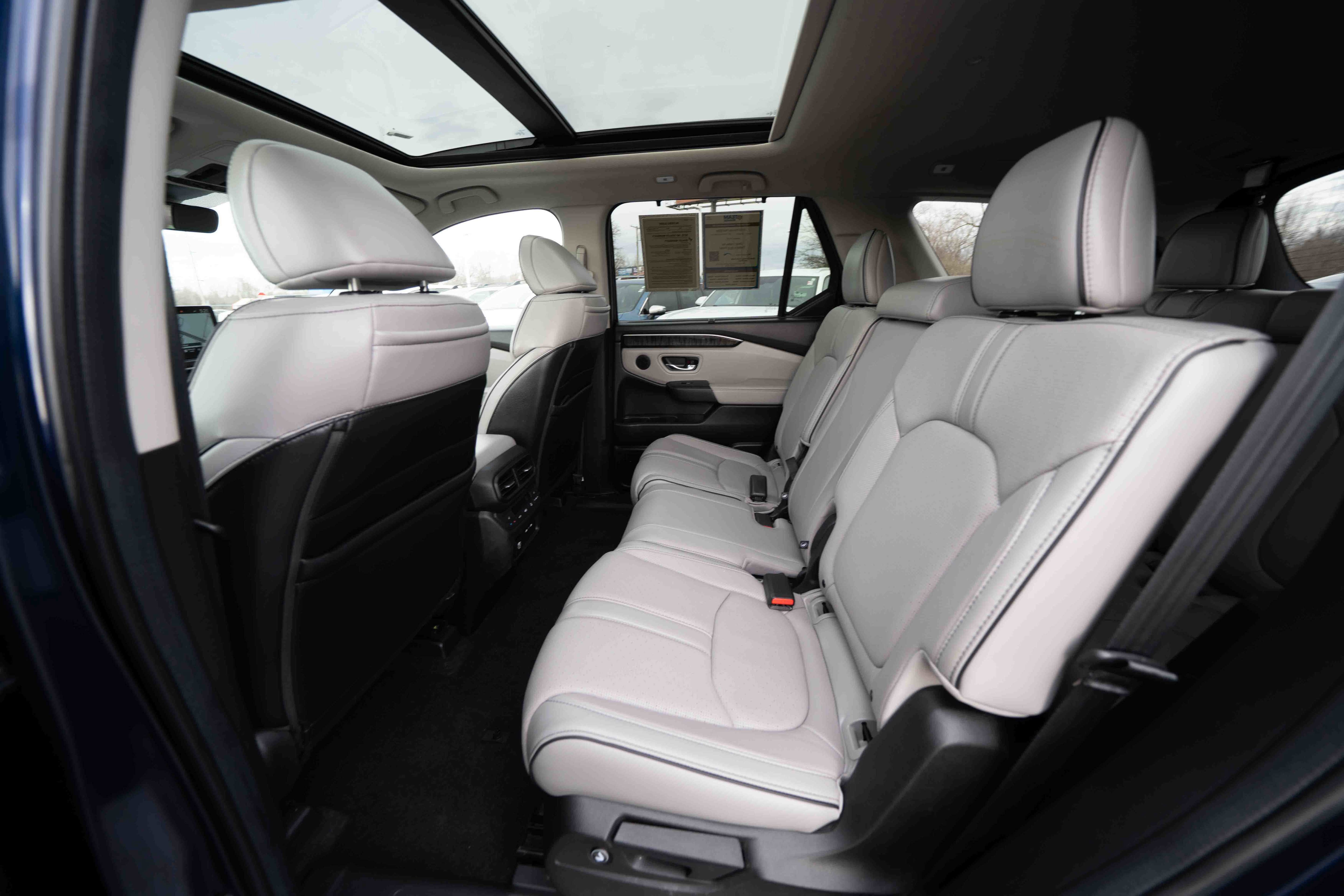 Certified 2025 Honda Pilot Elite image 23