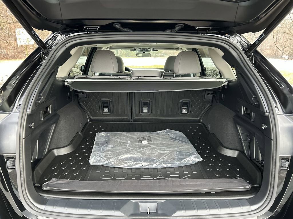 Certified 2025 Subaru Outback Premium image 27