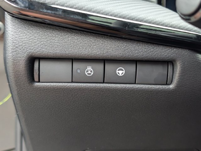 New 2026 Nissan Kicks SR w/ SR Premium Package AWD/4WD image 17
