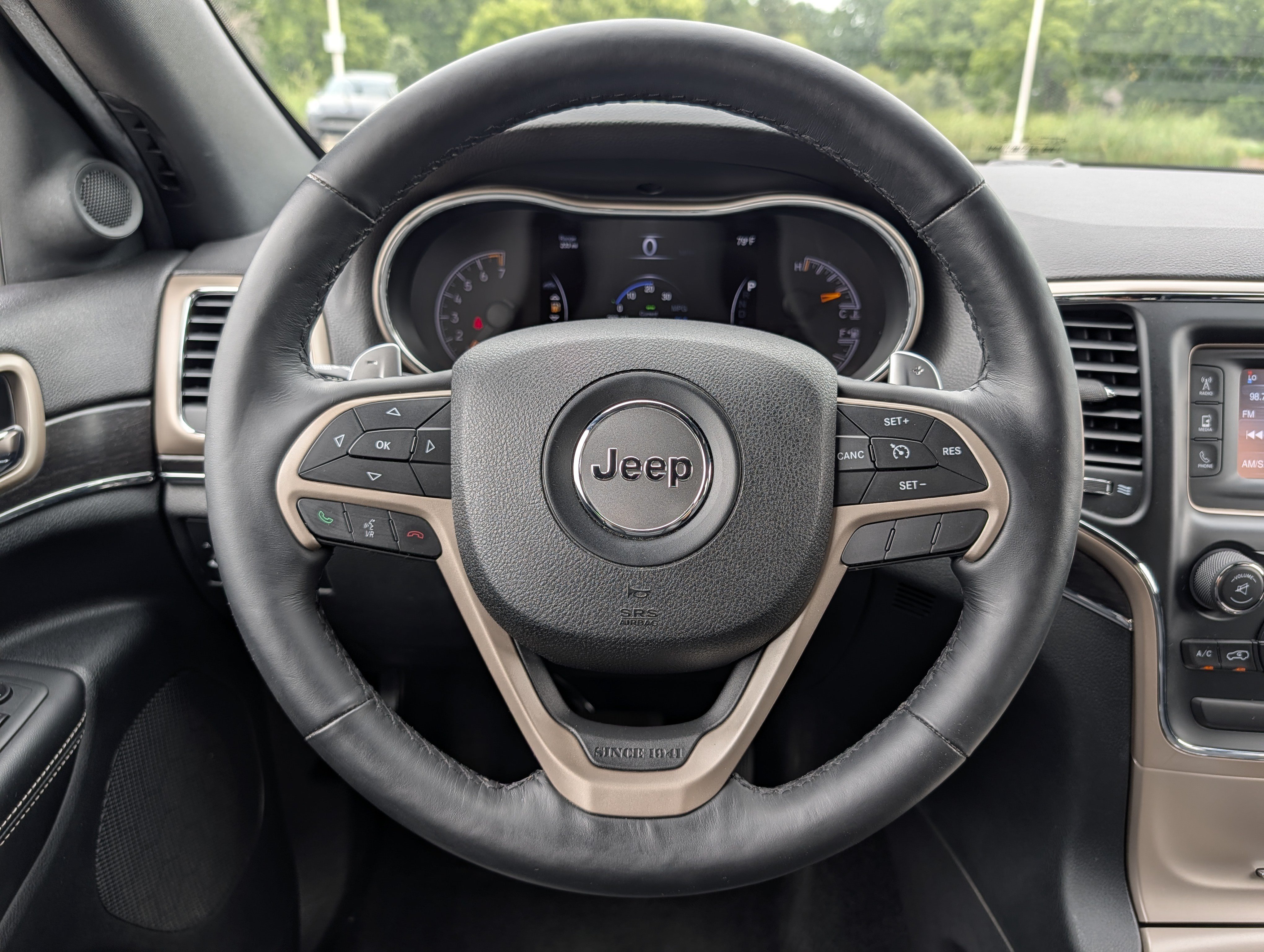 Used 2014 Jeep Grand Cherokee Limited w/ Trailer Tow Group IV AWD/4WD image 25
