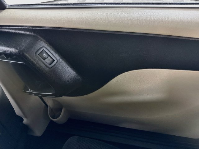 Used 2018 Dodge Grand Caravan SE w/ UConnect Hands-Free Group FWD image 24