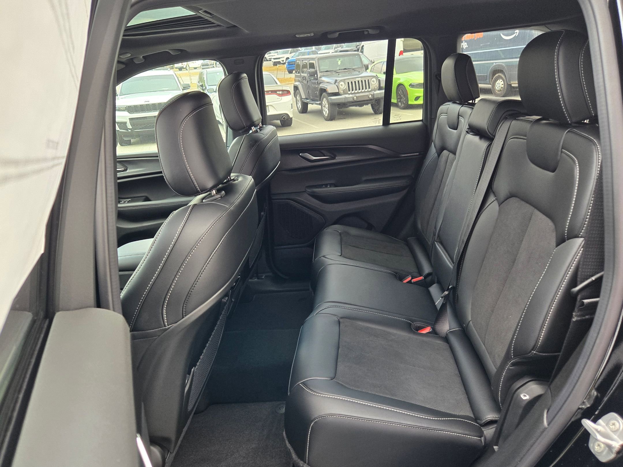 New 2025 Jeep Grand Cherokee image 23