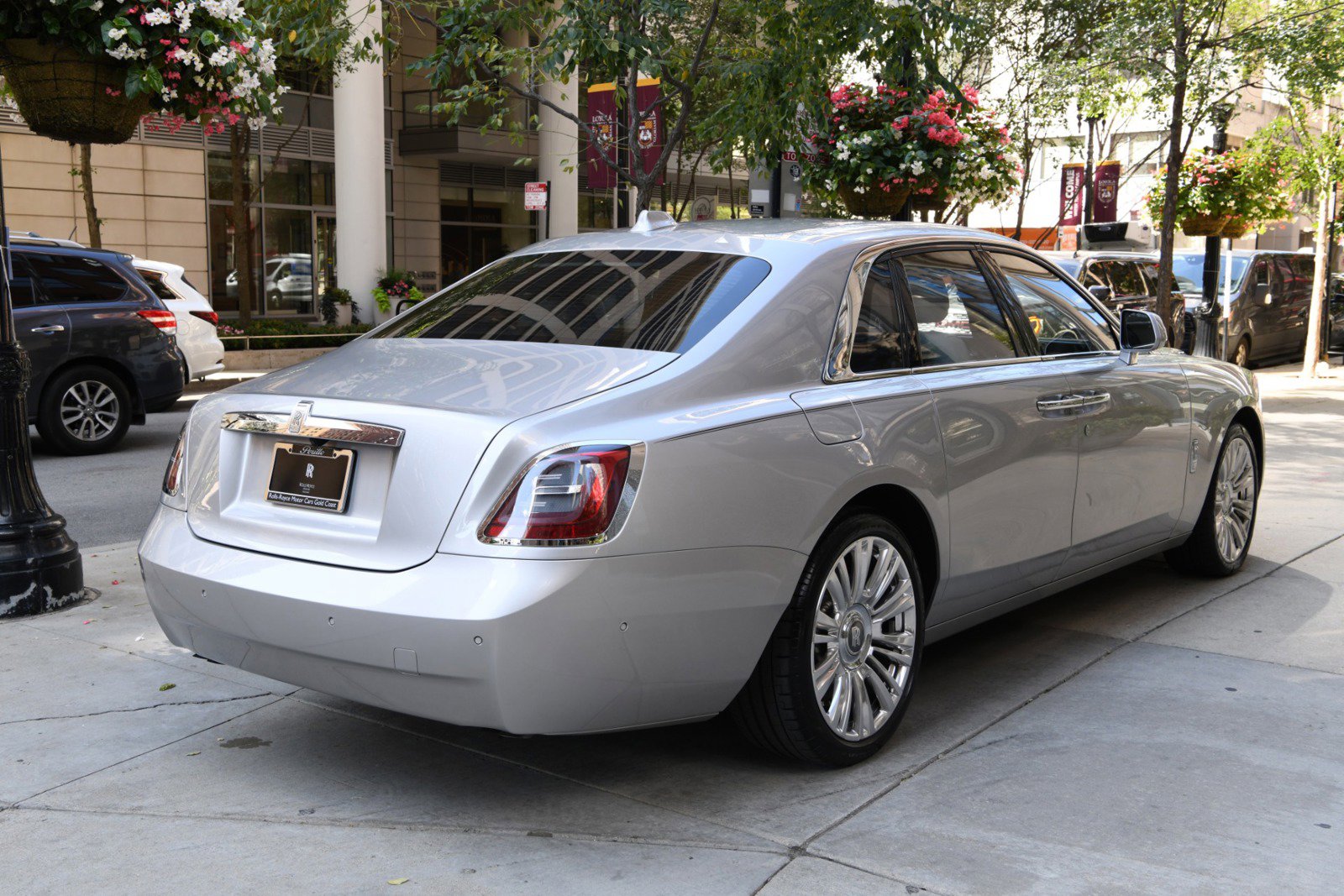 Used 2022 Rolls-Royce Ghost w/ Ghost Package image 6